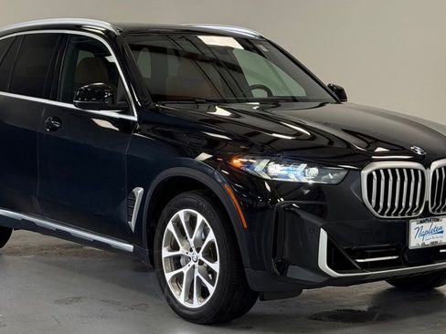 Used 2024 BMW X5 xDrive40i w/ Premium Package AWD/4WD image 6