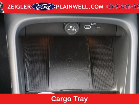 Used 2024 Volvo XC40 B5 Plus w/ Protection Package Premier AWD/4WD image 26