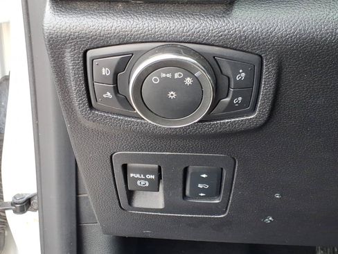Used 2018 Ford F150 XLT w/ Equipment Group 302A Luxury AWD/4WD image 17