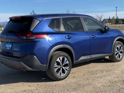 Used 2022 Nissan Rogue SV image 8