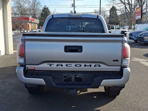 Used 2020 Toyota Tacoma TRD Sport image 5