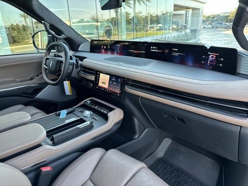 New 2025 Lincoln Navigator Black Label image 19