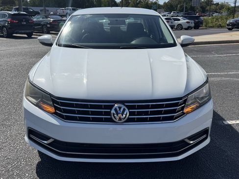 Used 2017 Volkswagen Passat 1.8T S FWD image 2