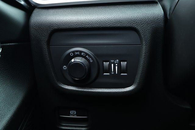 New 2027 Jeep Grand Cherokee Laredo X RWD image 15