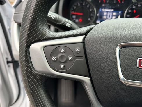 Used 2024 GMC Terrain SLE image 27