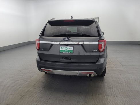 Used 2017 Ford Explorer XLT image 7
