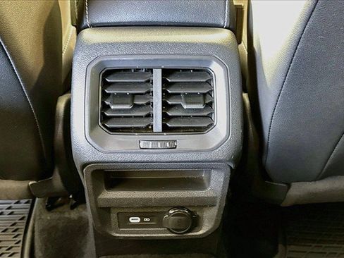 Used 2023 Volkswagen Tiguan SE FWD image 23