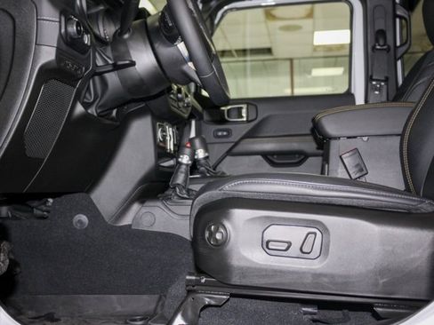 Certified 2025 Jeep Wrangler Sahara w/ Safety Group image 8