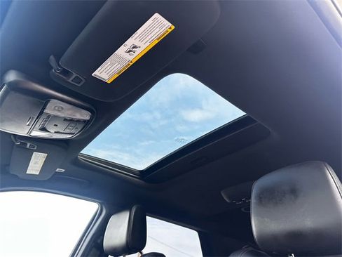 Used 2022 Dodge Durango R/T w/ Blacktop Package image 23