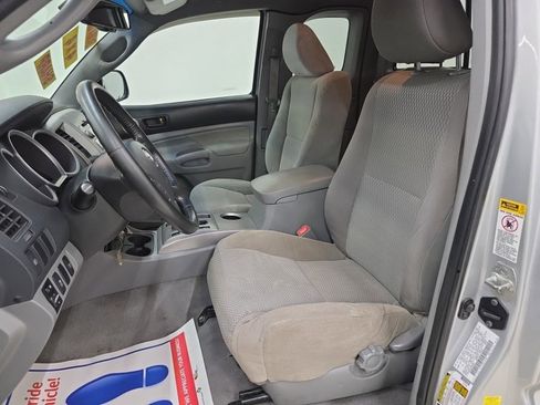 Used 2010 Toyota Tacoma 4x4 Access Cab V6 image 7
