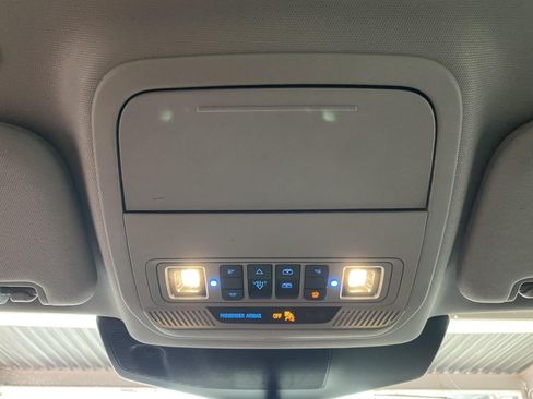 Used 2022 Ford Explorer XLT w/ Equipment Group 202A AWD/4WD image 27