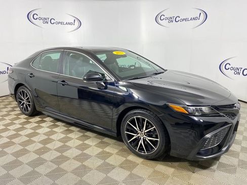 Certified 2023 Toyota Camry SE w/ Cold Weather Package AWD/4WD image 1