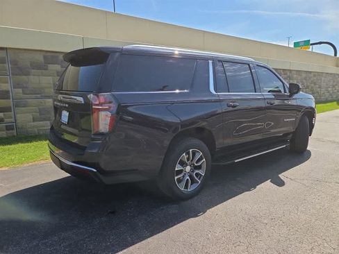Used 2023 Chevrolet Suburban LS AWD/4WD image 7
