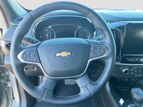 Used 2023 Chevrolet Traverse Premier image 11