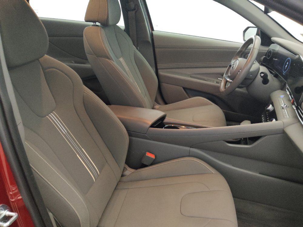 Used 2023 Hyundai Elantra SEL w/ Convenience Package FWD image 21