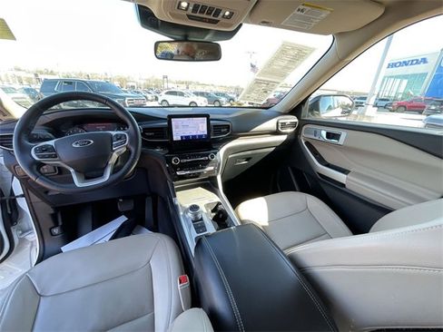 Used 2021 Ford Explorer Limited w/ Equipment Group 301A image 23