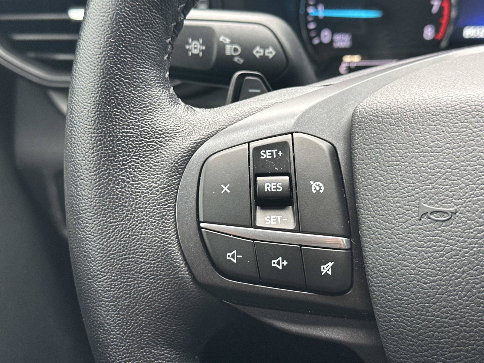 Used 2020 Ford Explorer XLT w/ Comfort Package AWD/4WD image 22