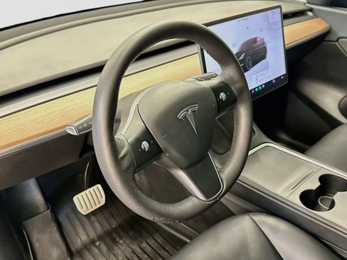 Used 2022 Tesla Model Y Performance AWD/4WD image 17