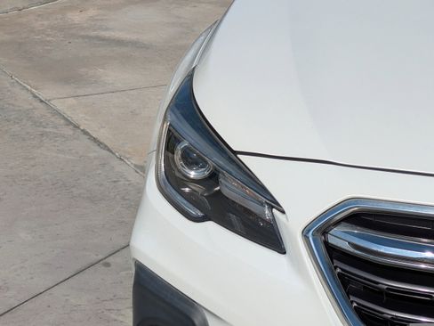 Used 2018 Subaru Outback 2.5i Limited image 7