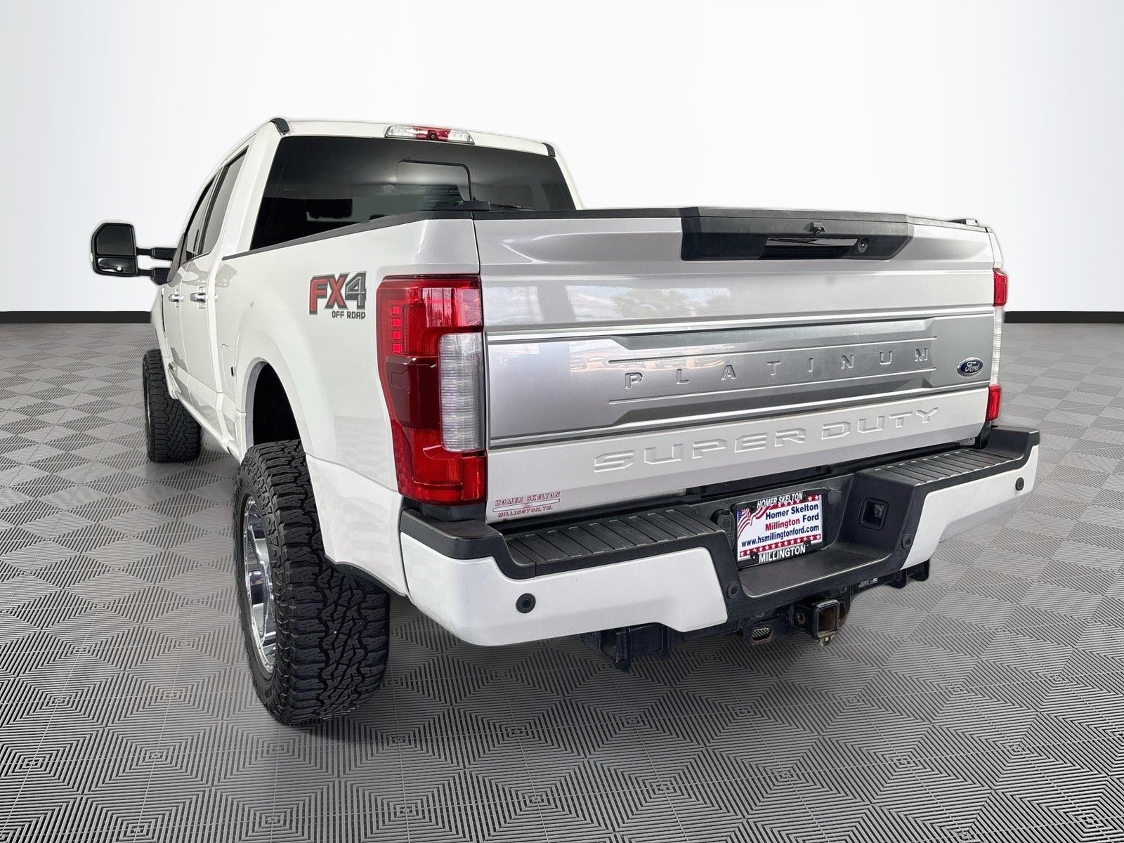 Used 2019 Ford F250 Platinum w/ Platinum Ultimate Package AWD/4WD image 5