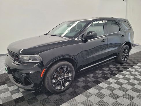 Used 2021 Dodge Durango SXT AWD/4WD image 2