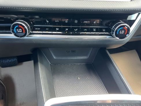 New 2026 Chevrolet Equinox LT w/ Convenience Package II image 12