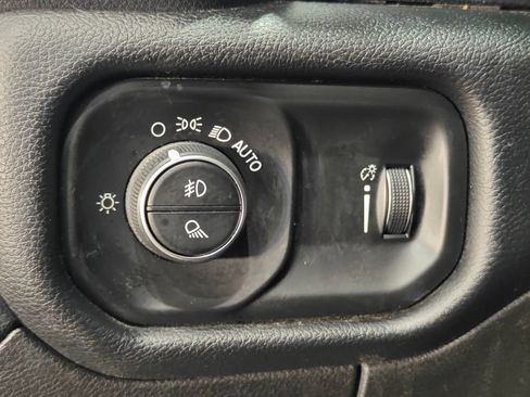 Used 2020 RAM 1500 Big Horn AWD/4WD image 40