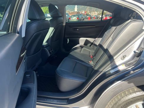 Used 2014 Lexus ES 350 w/ Premium Package FWD image 24