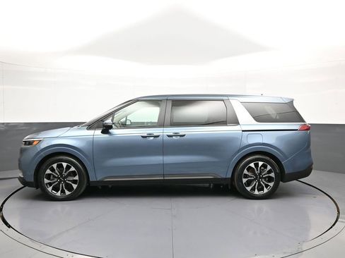 Used 2024 Kia Carnival EX FWD image 9