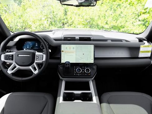 New 2026 Land Rover Defender 110 X-Dynamic SE AWD/4WD image 19