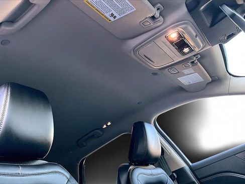 Used 2025 Lincoln Corsair Reserve image 22