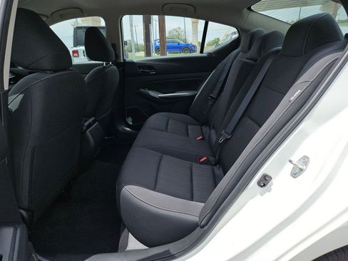 Used 2025 Nissan Altima 2.5 SV FWD image 17