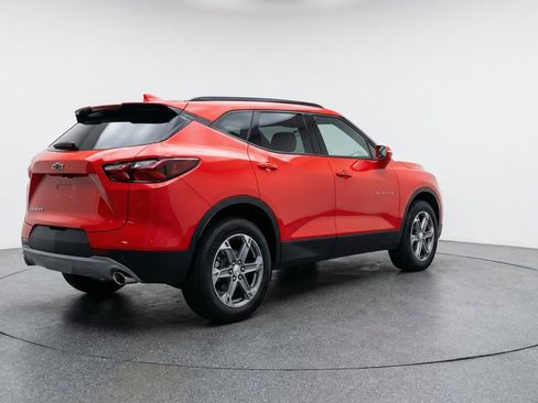 Used 2025 Chevrolet Blazer LT image 9