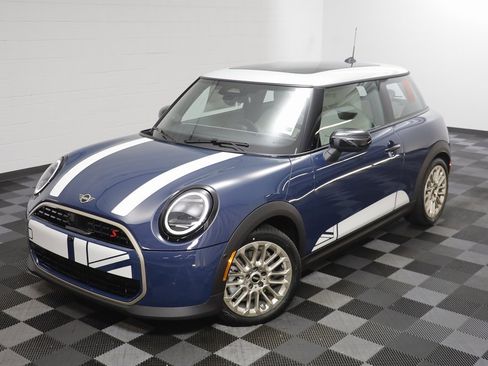 New 2026 MINI Cooper S image 2