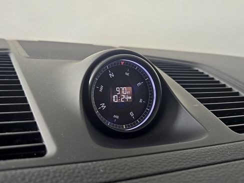 Used 2020 Porsche Cayenne AWD/4WD image 26