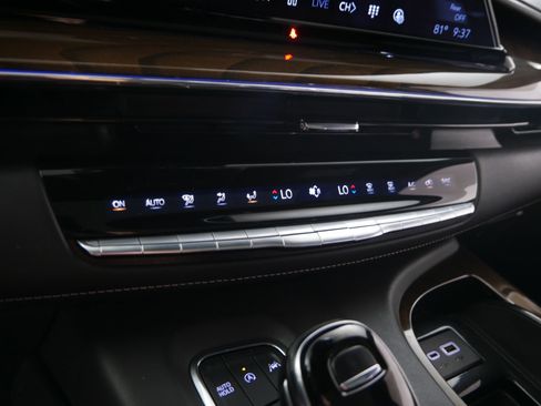 Used 2023 Cadillac Escalade ESV Premium Luxury Platinum w/ LPO, Floor Liner Package AWD/4WD image 23