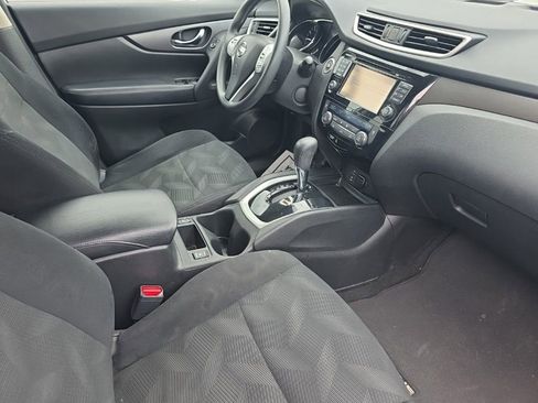 Used 2016 Nissan Rogue SV w/ SV Premium Package image 18