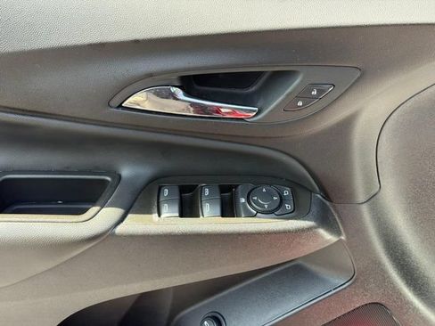 Used 2024 Chevrolet Equinox LT w/ LPO, Floor Liner Package FWD image 15