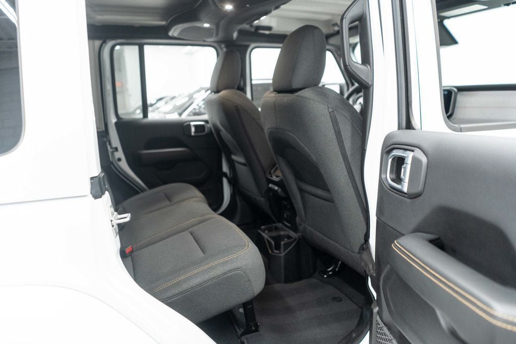 Used 2026 Jeep Wrangler Unlimited Sahara AWD/4WD image 14