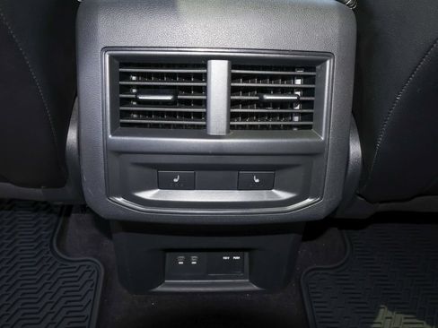 Certified 2021 Volkswagen Atlas Cross Sport SEL Premium R-Line AWD/4WD image 17