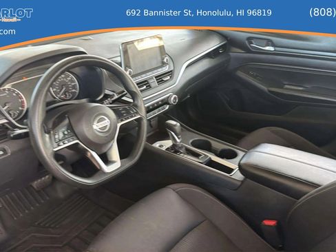 Used 2019 Nissan Altima 2.5 S FWD image 16