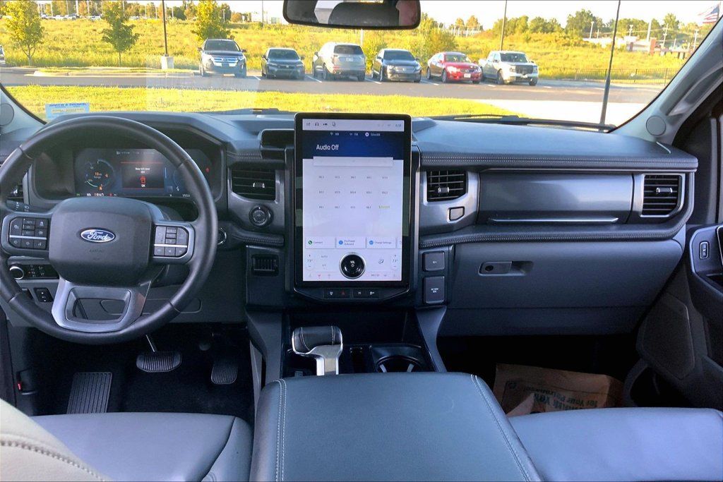 Used 2025 Ford F150 Lightning Flash AWD/4WD image 10