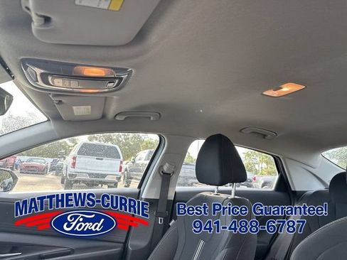 Used 2023 Hyundai Elantra SEL FWD image 11