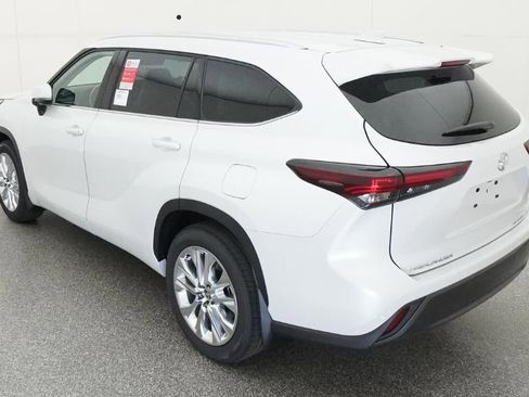 New 2026 Toyota Highlander Limited AWD/4WD image 5
