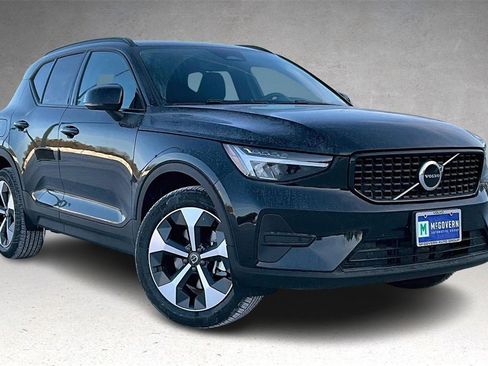 New 2026 Volvo XC40 B5 Core w/ Protection Package Premier image 2