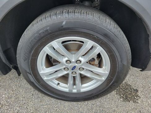 Used 2023 Ford Explorer XLT w/ Equipment Group 202A image 6