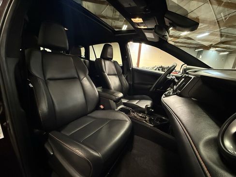 Used 2016 Toyota RAV4 SE w/ Advanced Technology Package AWD/4WD image 13