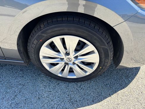 Used 2025 Nissan Sentra S FWD image 28