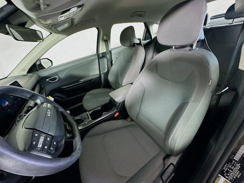 Used 2025 Kia K4 LXS image 13