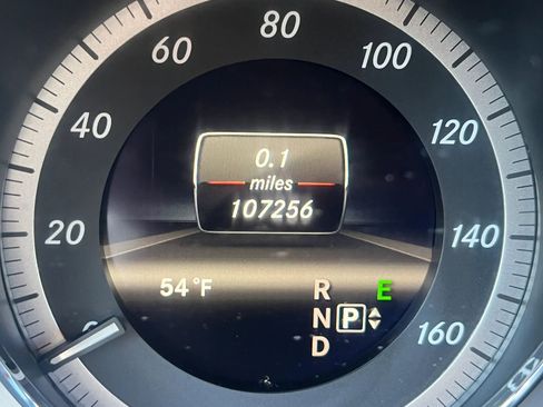 Used 2013 Mercedes-Benz E 550 4MATIC Sedan image 10